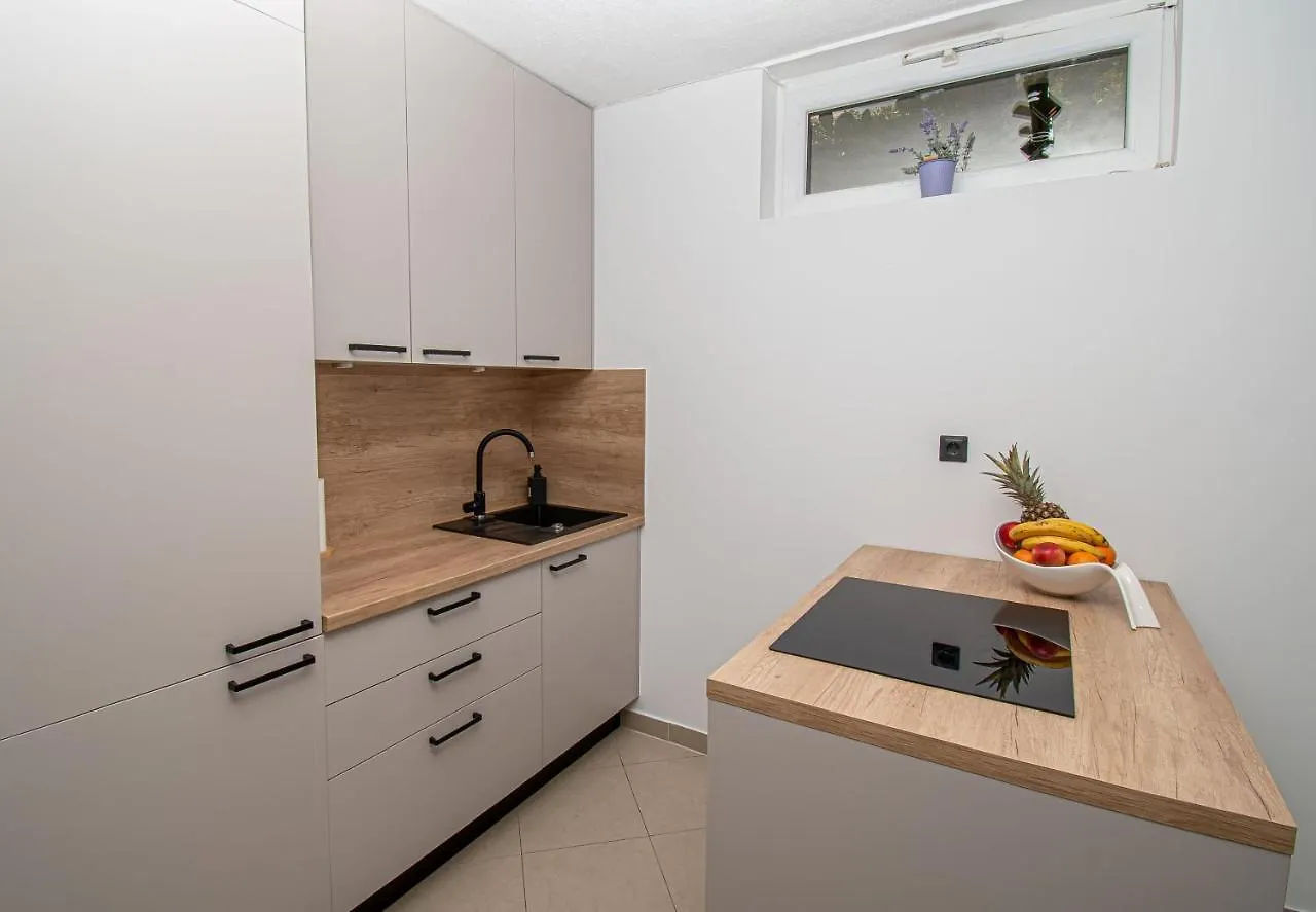 Beachfront Apartments Gabine Kastela 0*,  Croatia