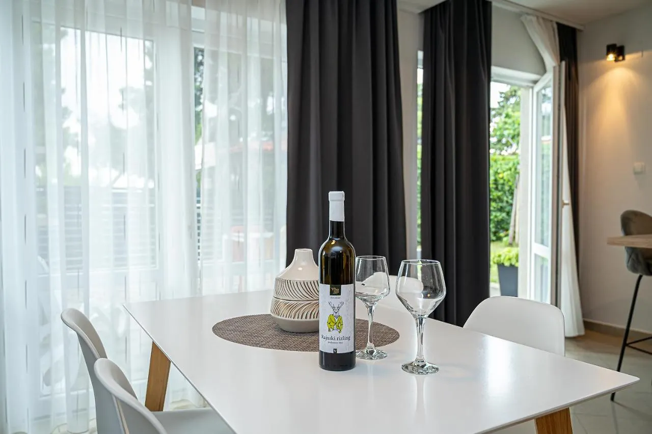 Beachfront Apartments Gabine Kastela 0*,  Croatia
