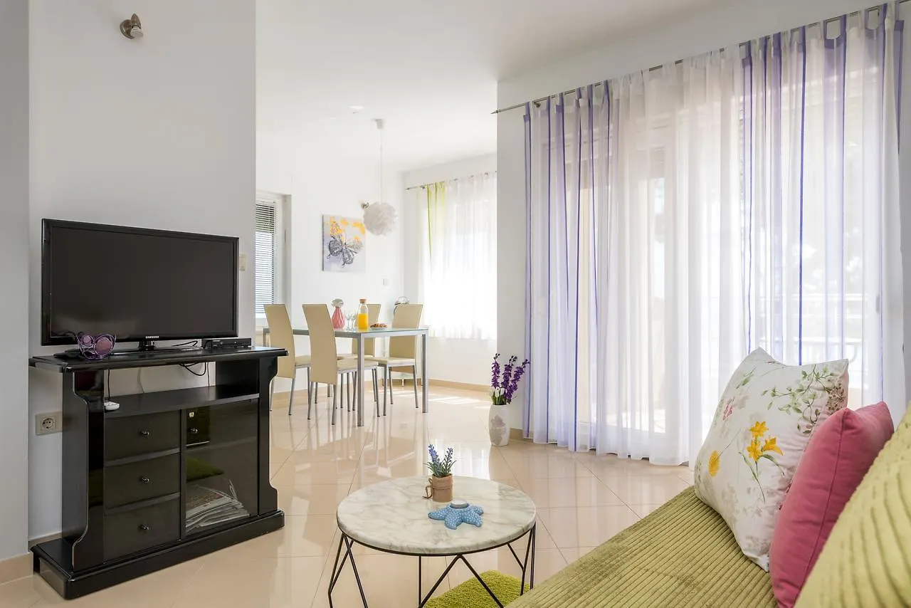 Beachfront Apartments Gabine Kastela Croatia