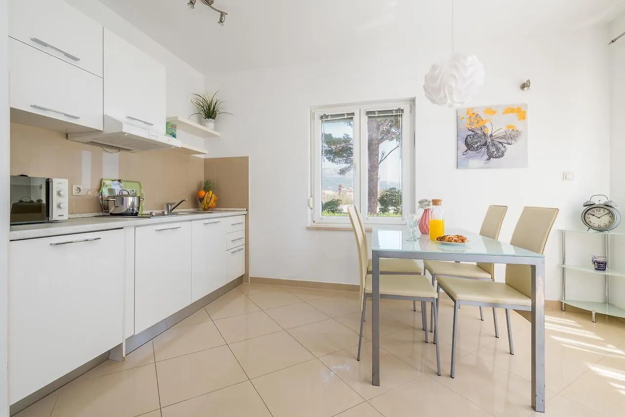 Beachfront Apartments Gabine Kastela