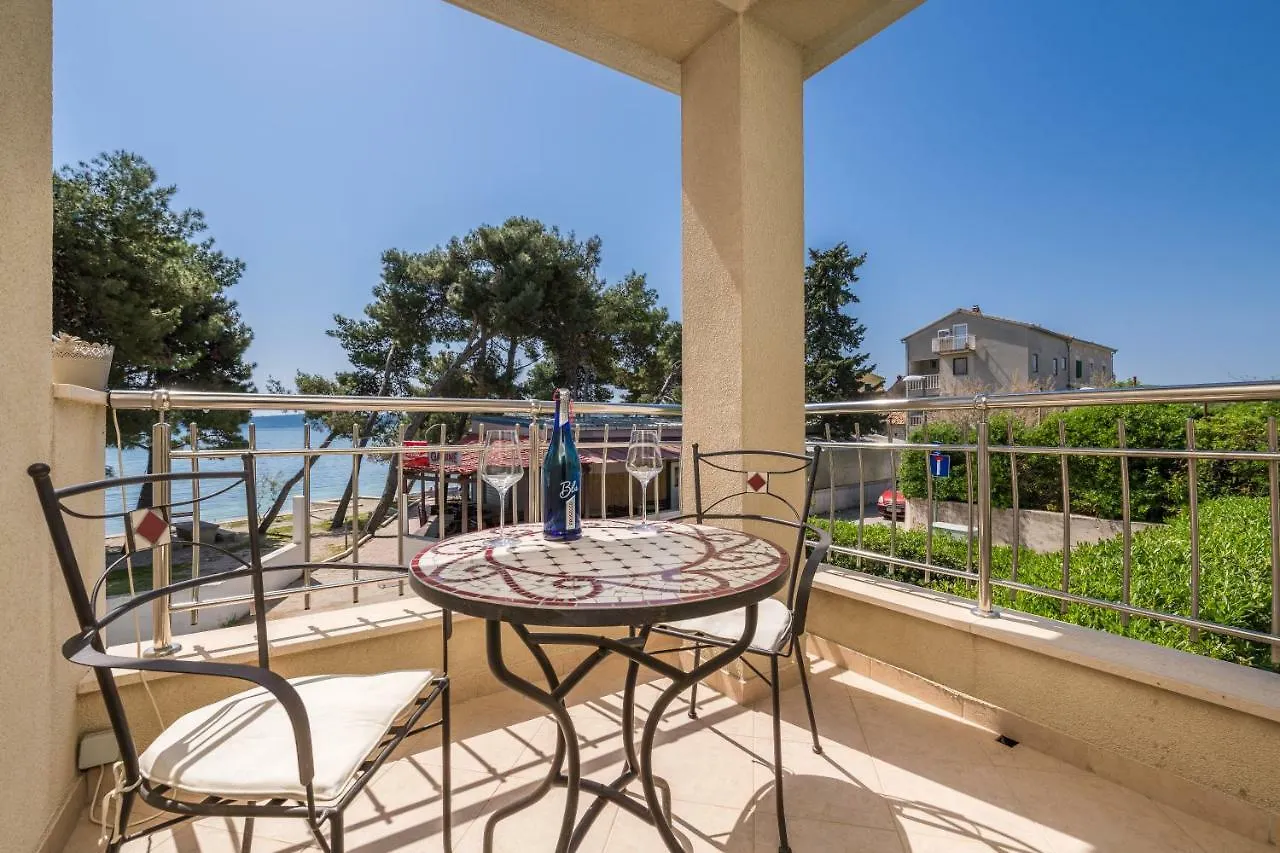 Beachfront Apartments Gabine Kastela
